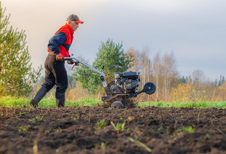 Agropecuária avançada: motocultivadores e motobombas para agilizar seu trabalho